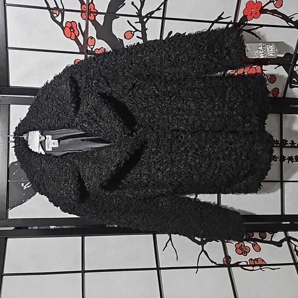 Celebrity Pink Faux Fur Black Snsp Button Coat NWT Medium‎ - Picture 3 of 8